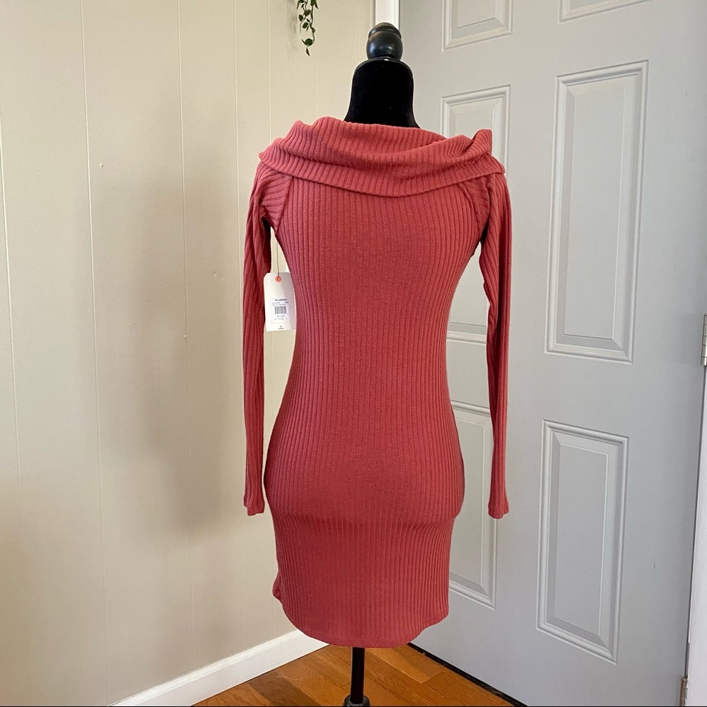 Fitted Sweater Dress - Picture 5 of 12